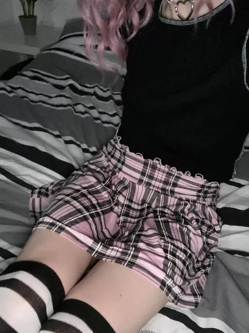 fresh shaved legs and fresh bedding omg i am a happy gal c: by thegagazetclimb