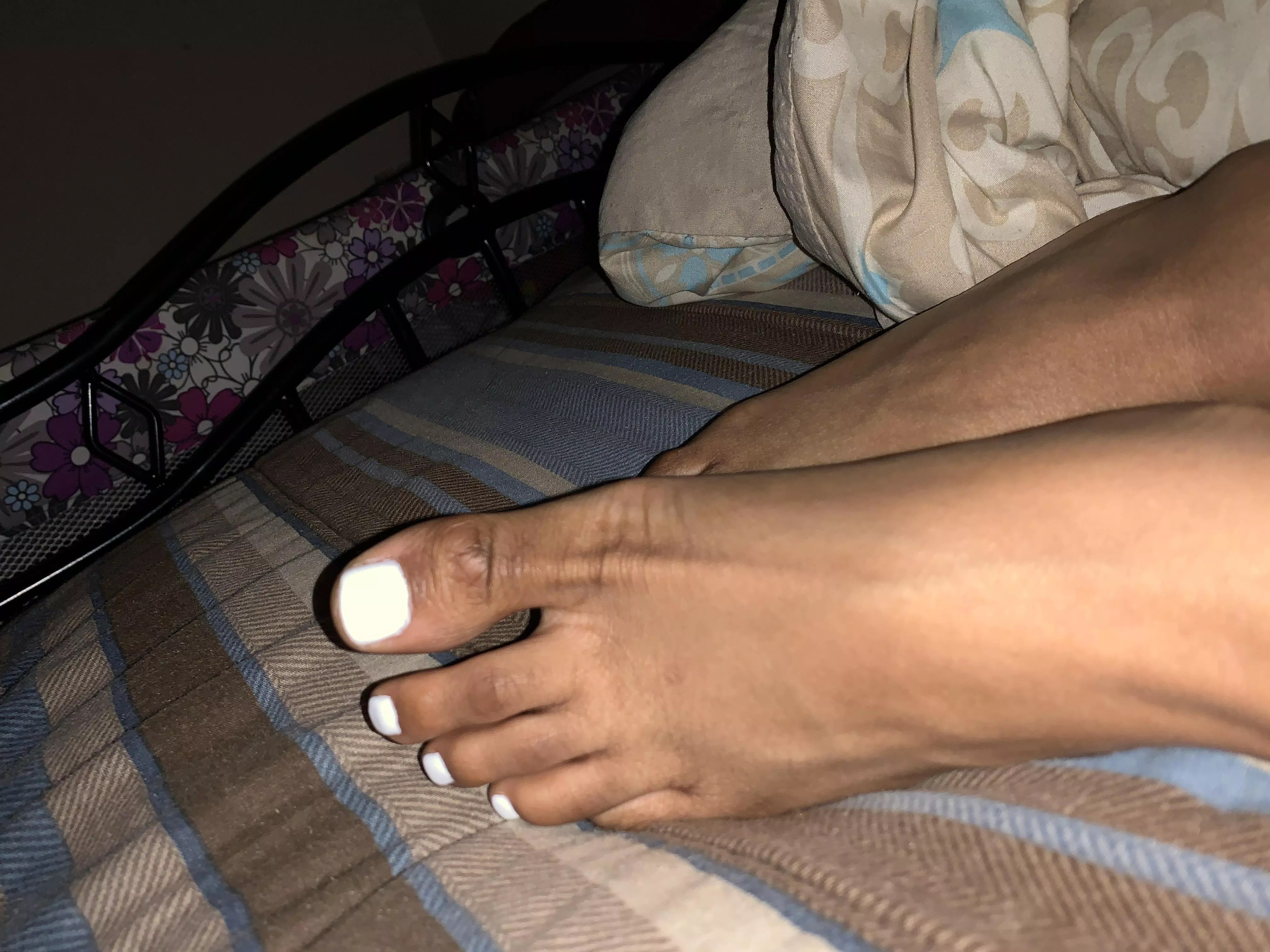 Fresh white toes posted by Orangeprin