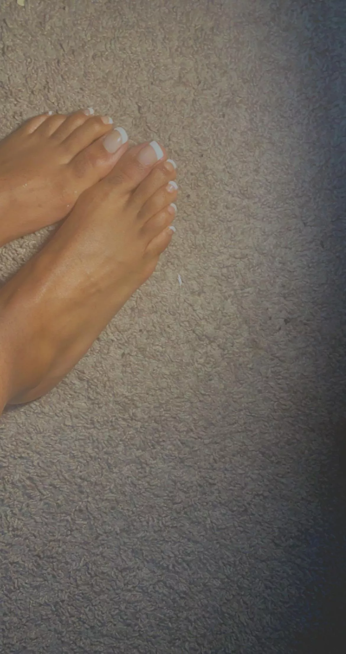 freshly done nails 💅 posted by tythecrossdresser21