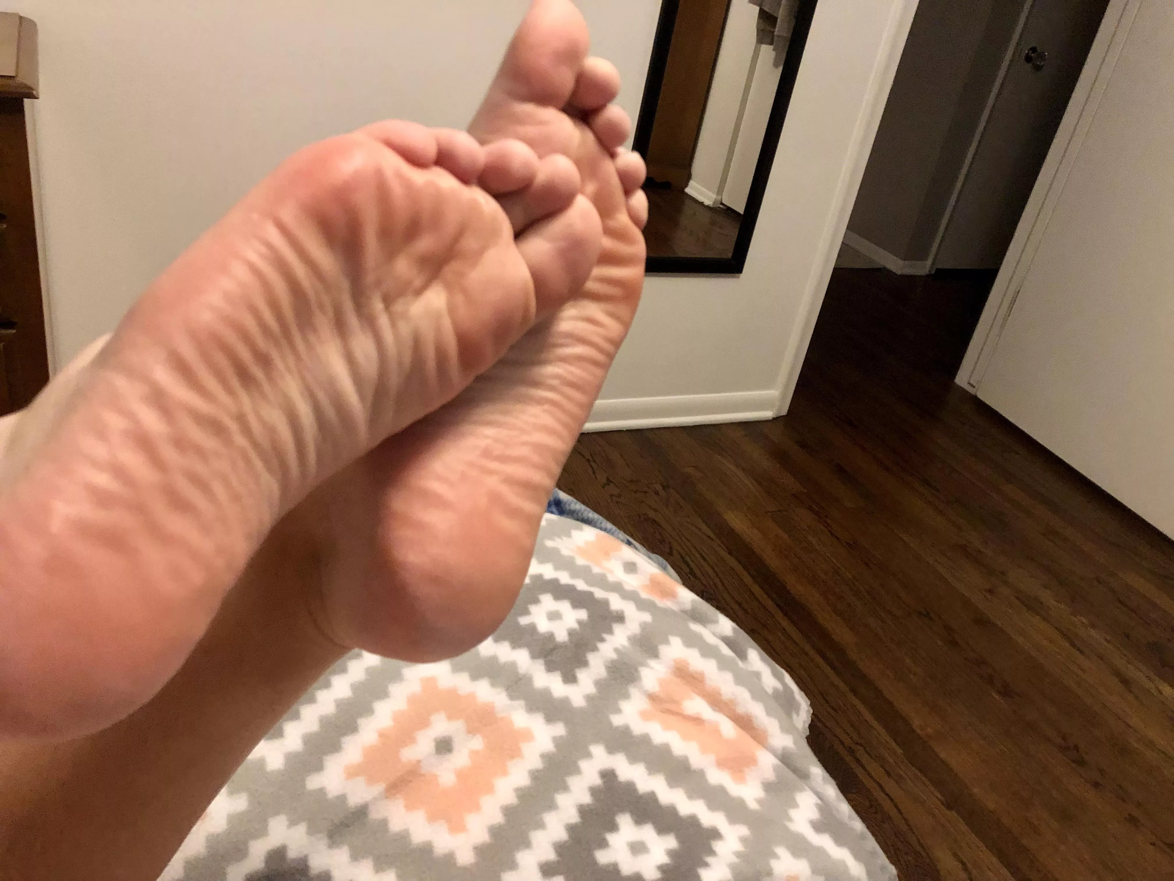 Freshly lotioned after a long run 😊 posted by cheyloveyou