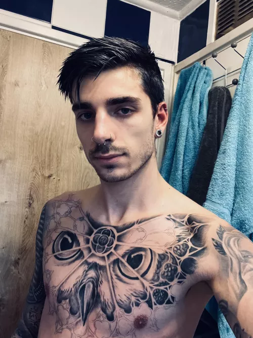 Freshly showered 😊 by bsellismodelling