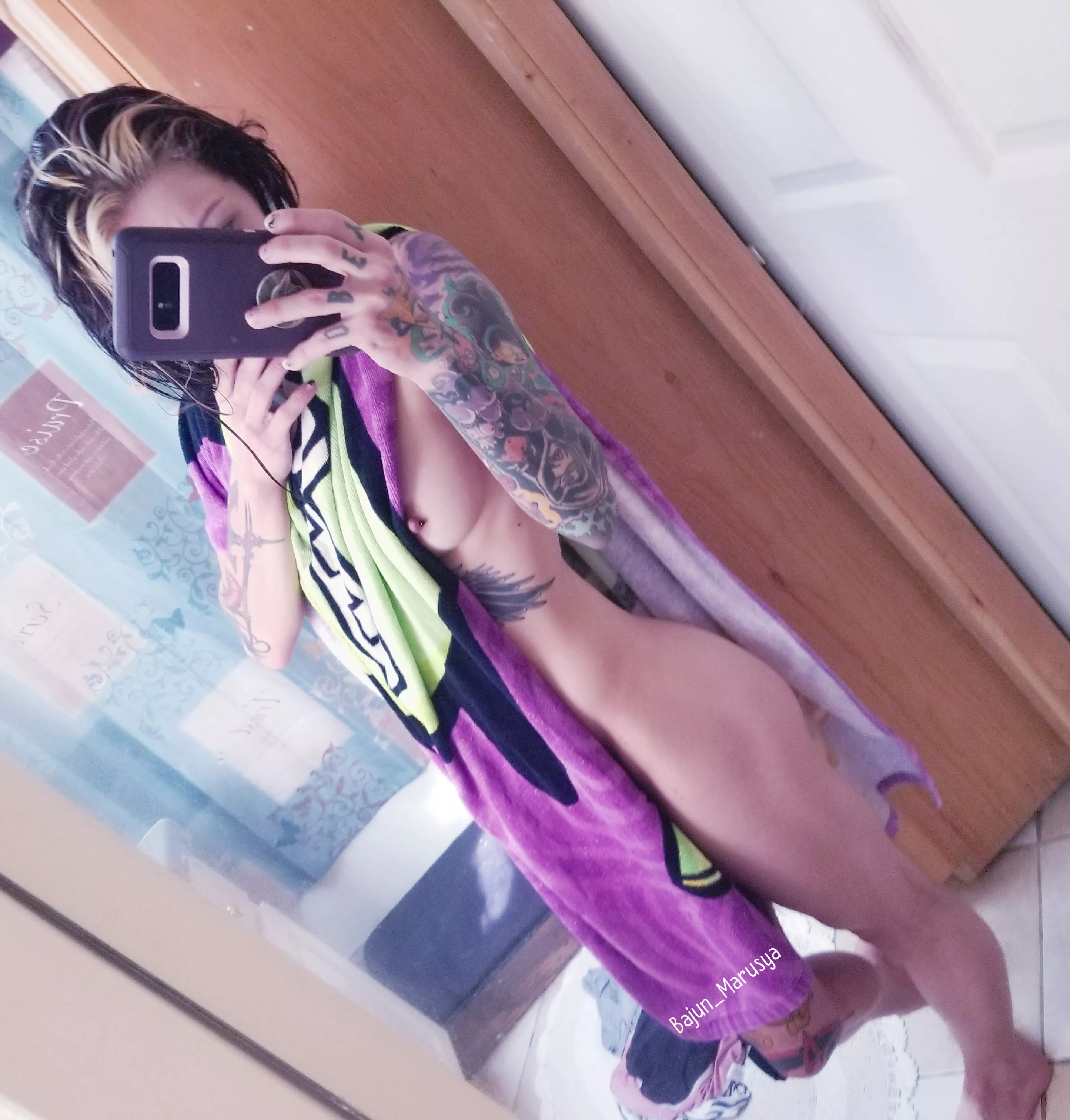 Freshly showered count 🤔 posted by Bajun_Marusya