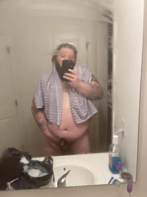 Freshly showered Dm me if you want by Itrichie