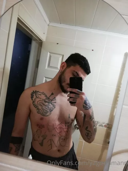 Freshly tattooed 😈 by dragondyd