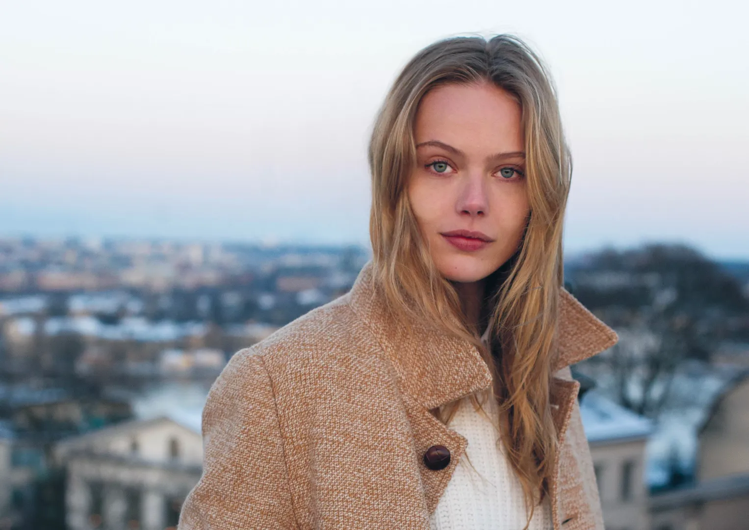 Frida Gustavsson posted by lhwchamp