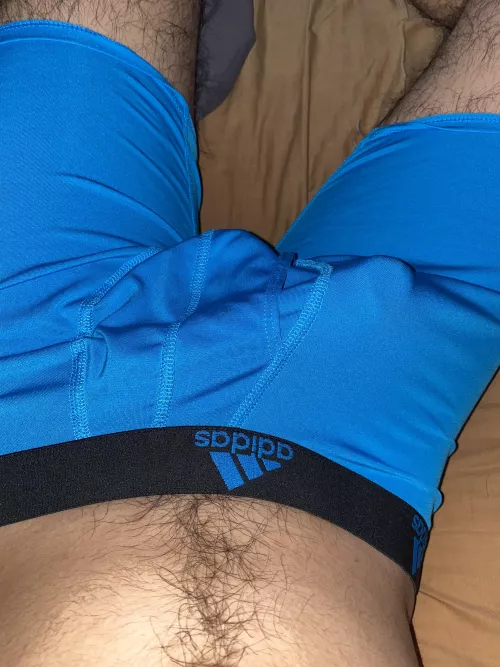 Friday night chillin by Cslimfeet