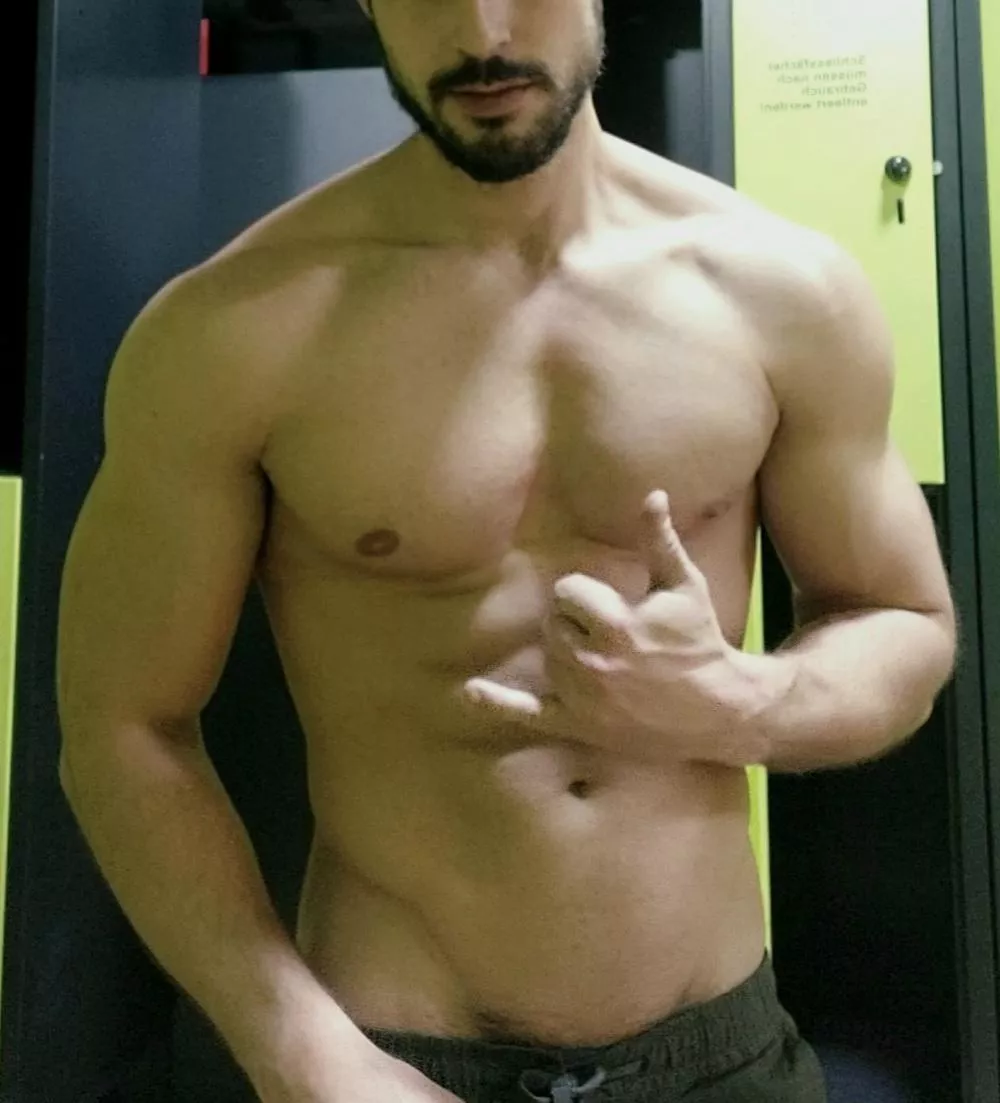 Friday vibes, bring on weekend 🤙🏽 posted by Novel_Grand