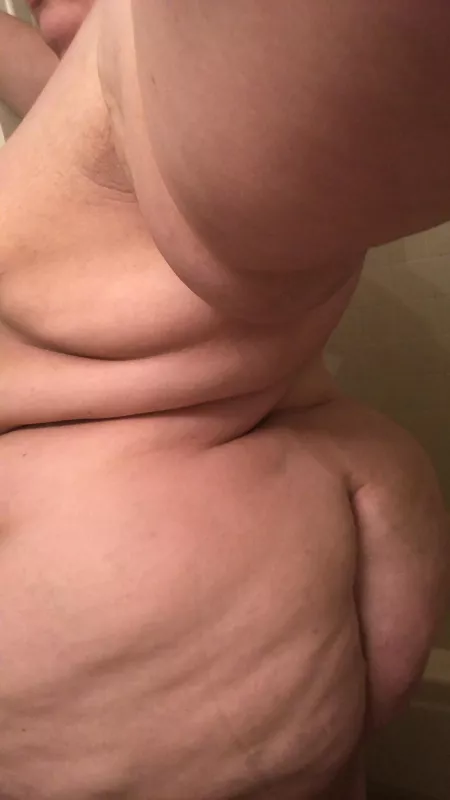 From behind ☺️ by chub_boii