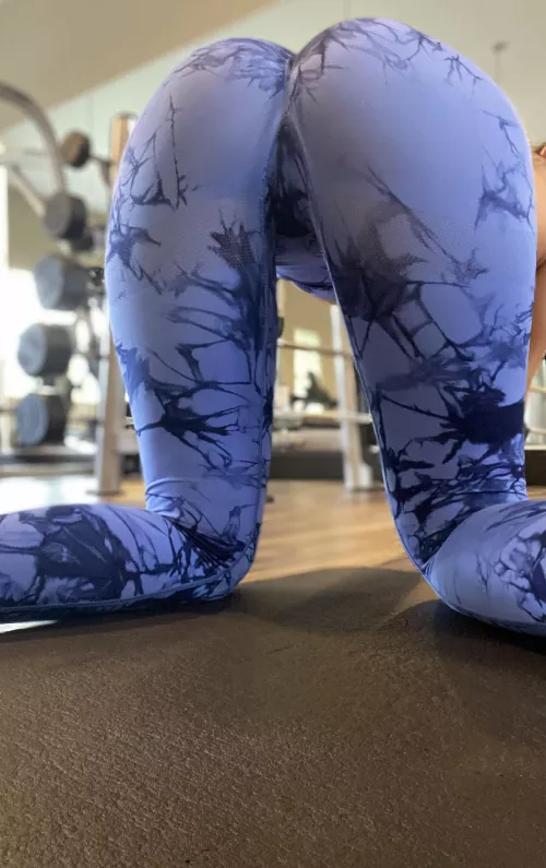 from behind 🤤 by napolita50