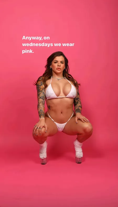 From her Insta Story by IVeryMuchNeedMorePor