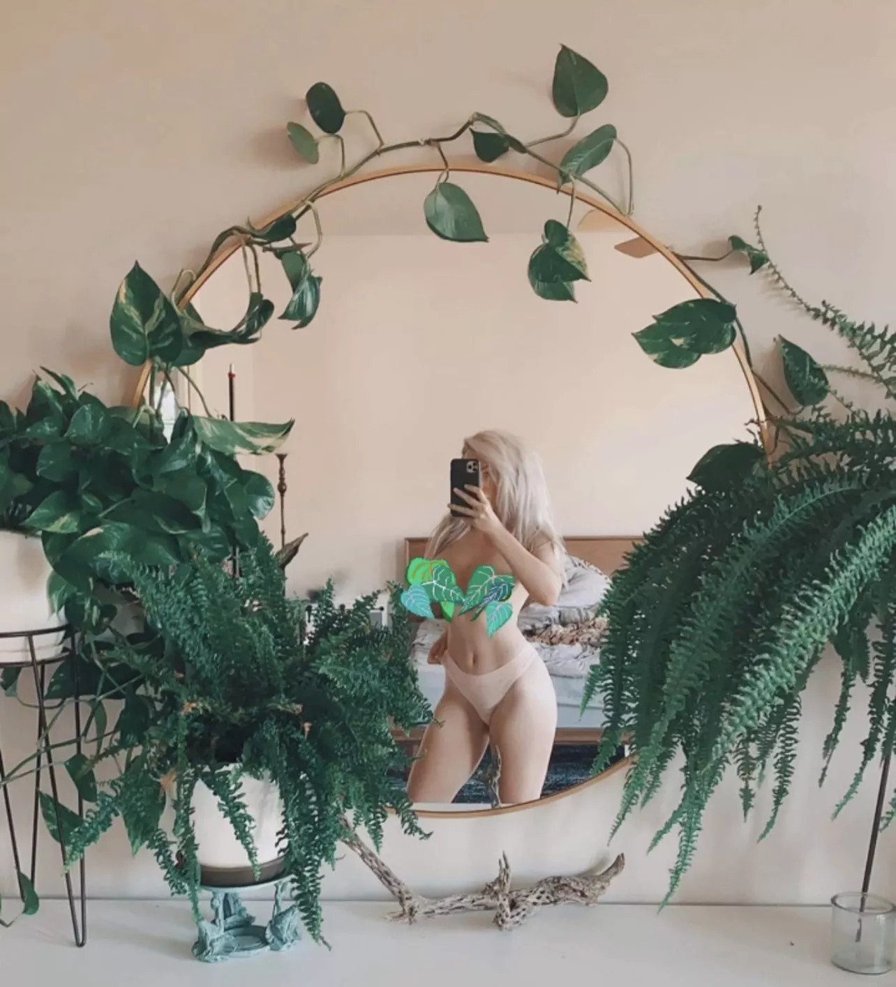 From her second insta posted by Laukx