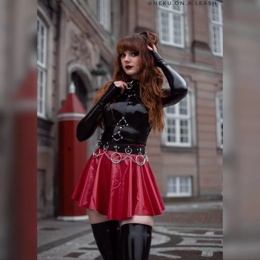 From my little trip to Amalienborg with @mai.captures ❤️ posted by Neku_On_A_Leash