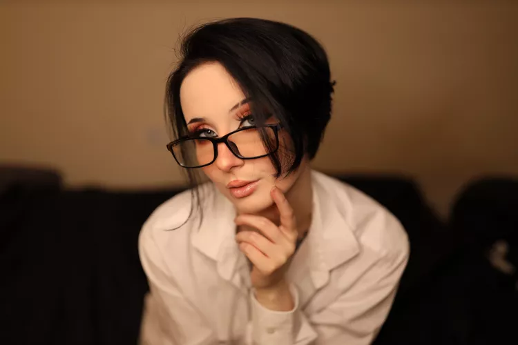 From the teachers pet to a slutty delinquent by ravenalternative