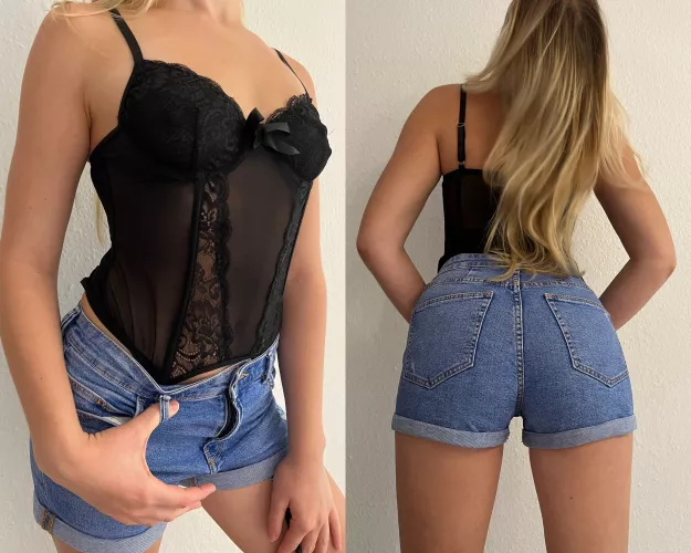 Front or backside 😉🍑 by Ava-Fox