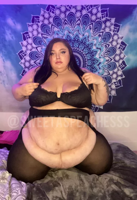 Fuck me in my garters 😈 by sweetaspeachesss