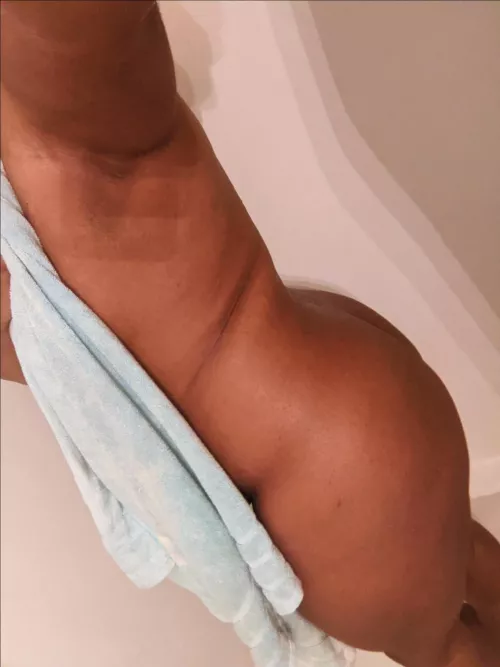 Fuck Me In The Shower? by holoLanai