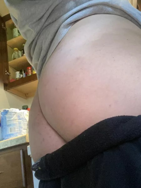 Fuck me in this kitchen like the good little slut I am by Lustfulmaiden