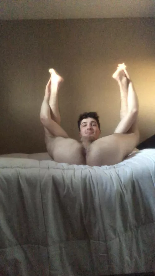 Fuck me while sucking on my toes? by sadboycad