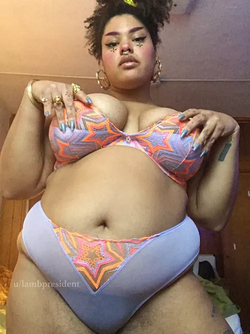 Full bush, full bodied angel babe for you <3 by lambpresident