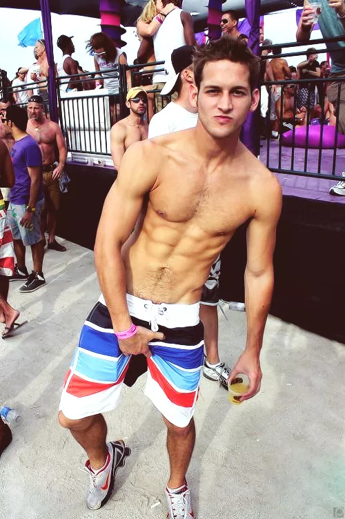 Full grab posted by menareamazing