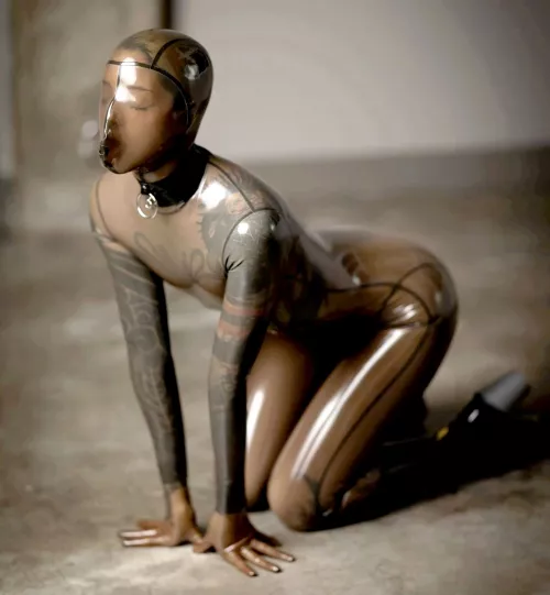 Full latex breathplay by MisterBSQ