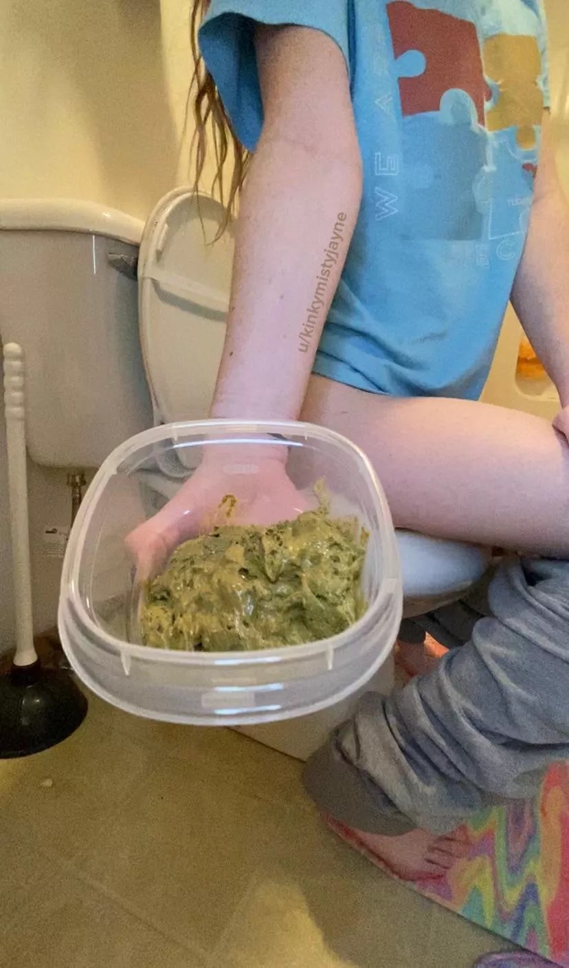 Full load of scat 😈 posted by KinkyMistyJayne