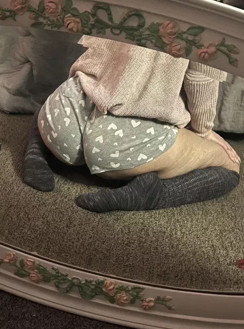 full of love… or lust 🍬 by lil_miss_oshun