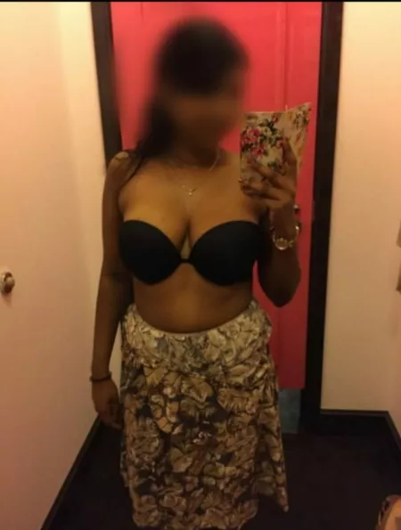 Fun at Change room ...F4C F4F and C4C... Anyone wants to catch up after festival? by weareCouples