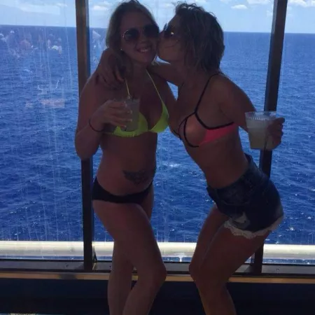 Fun girls by thementaltyrant