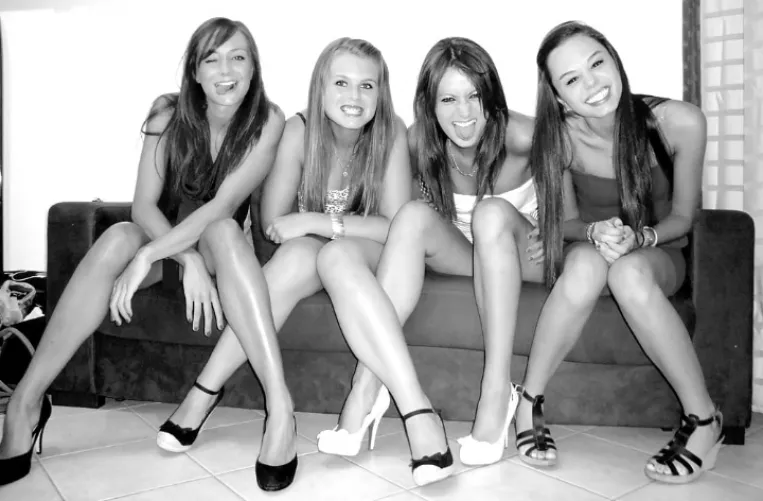 Fun in black n white by Chaturbater1