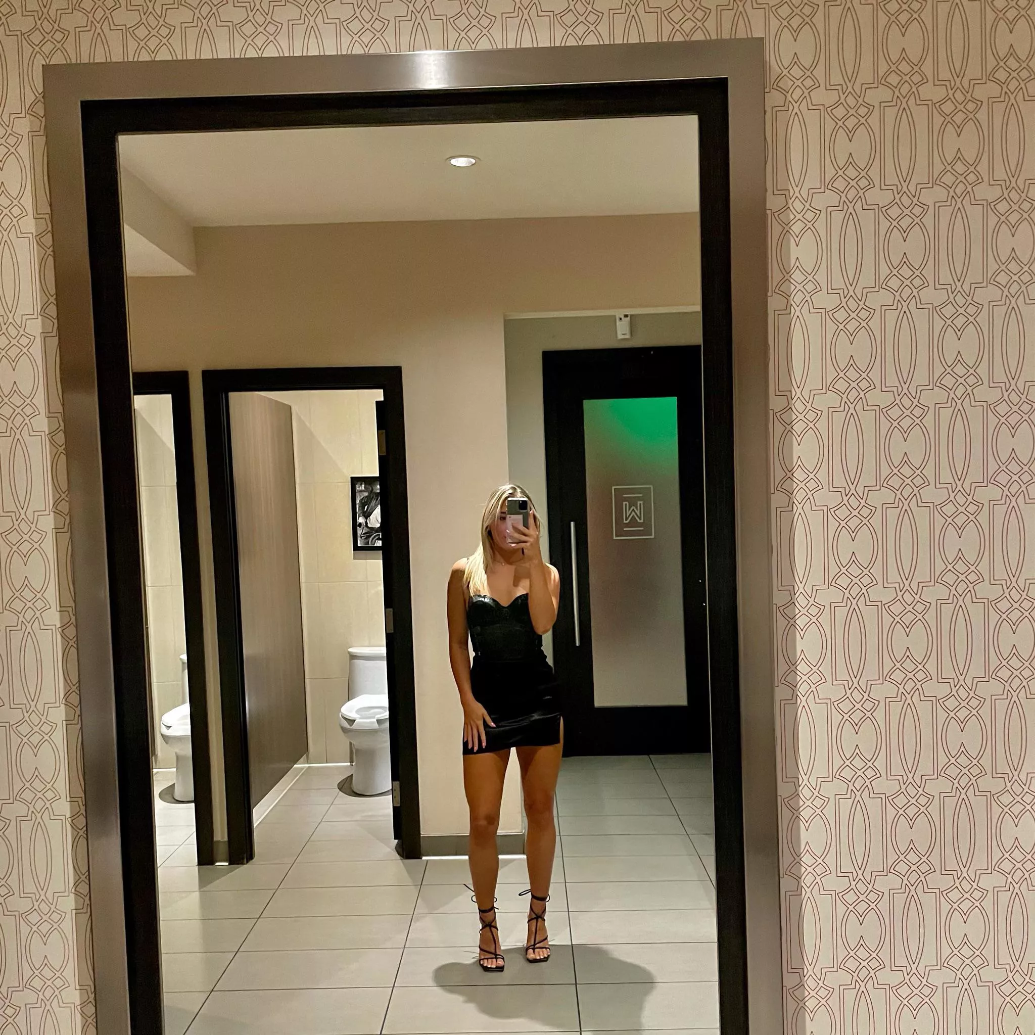 Fun size 5’2 😇 posted by alessandranatalia