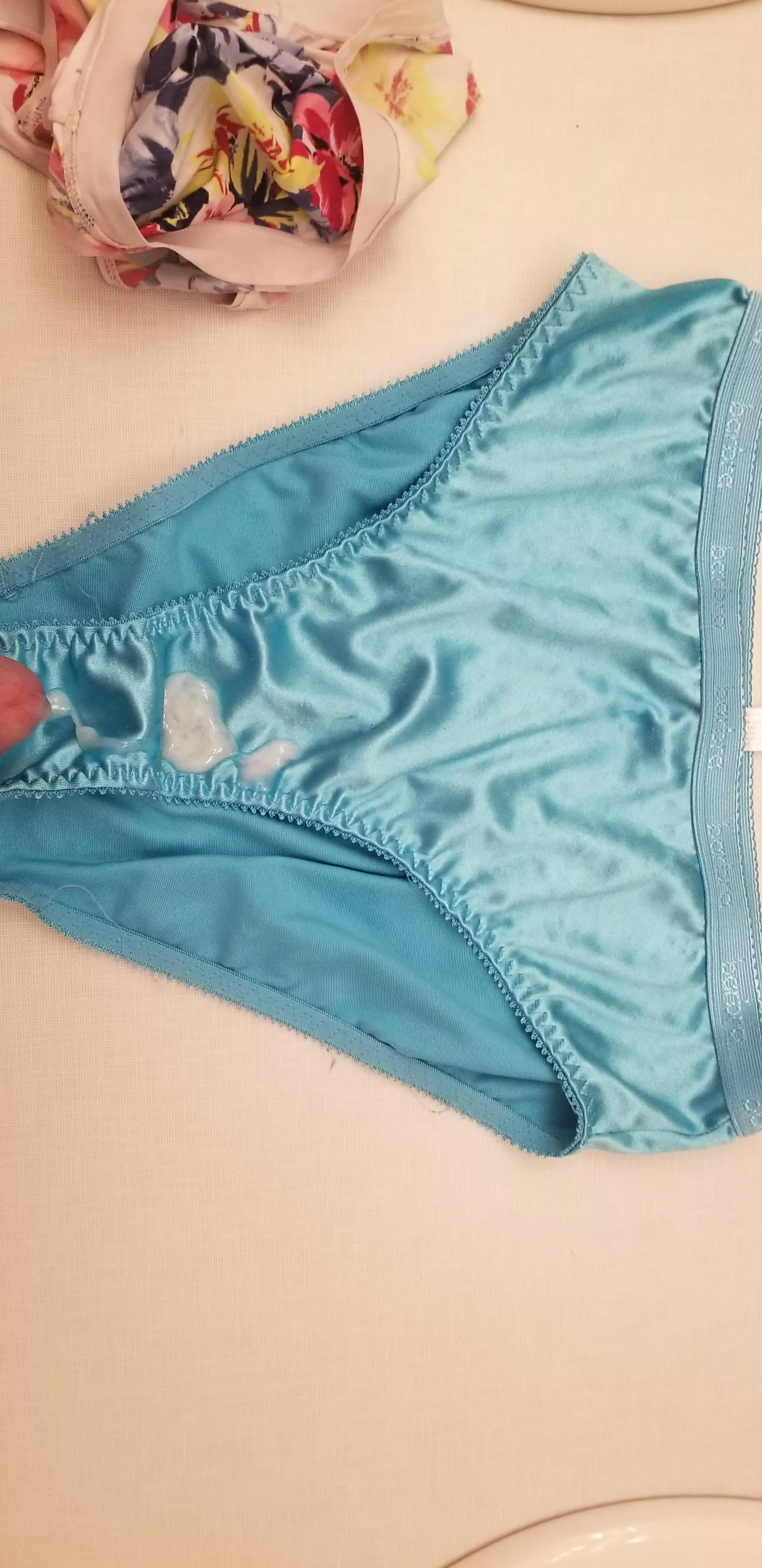 Fun with satin posted by aspirebub