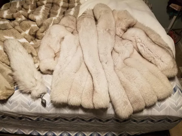 Fur and tail by Left-Recording7632