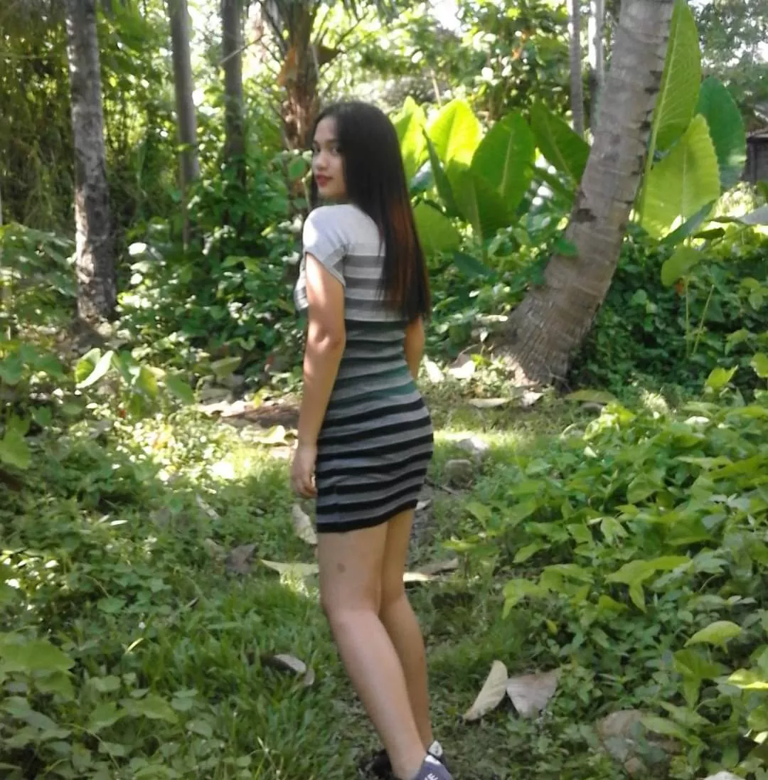 (f)Who wants to walk with me thru the forest? Just chilling and see the wonders of nature 👅 posted by Delicious-Ad-3809