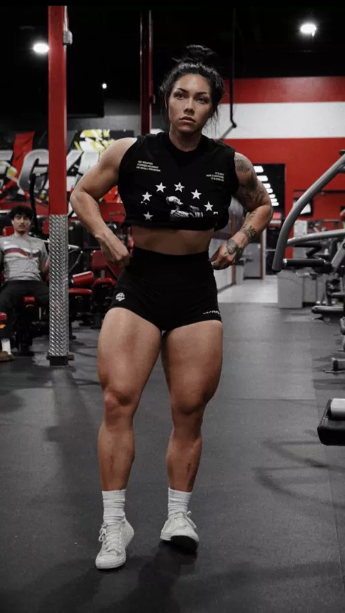 Gabby Fortune, pumped up quads! by ashaos