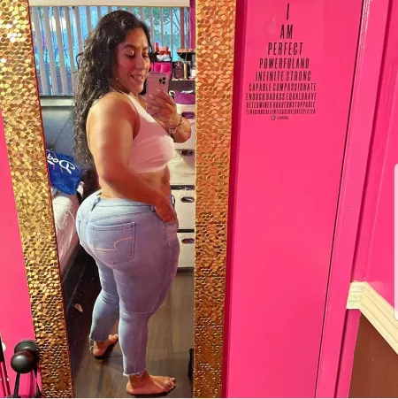 Gah damn look at them Jean's by [deleted]