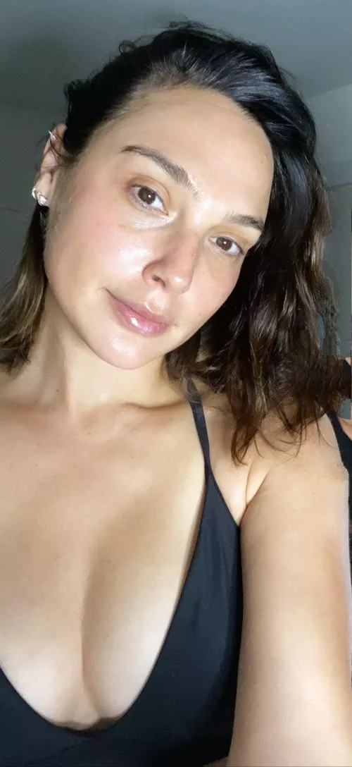 Gal Gadot is absolutely bukkake material by dantesparta15