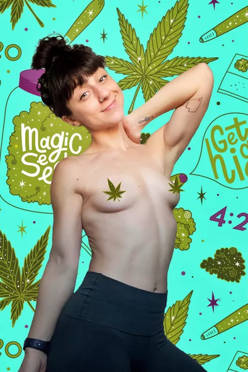 Ganja Girl 💚 by Curiousmusclegirl