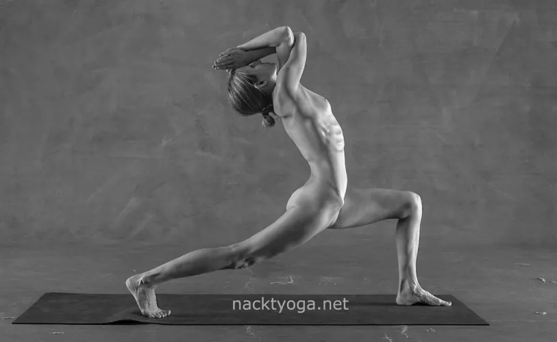 Garudasana meets Virabadhrasana 🥰👍💥.....more Eroticcontent on my https://onlyfans.com/nudeyogini_ambika 😲🌶💜🧡 by Elke_Nakedyoga