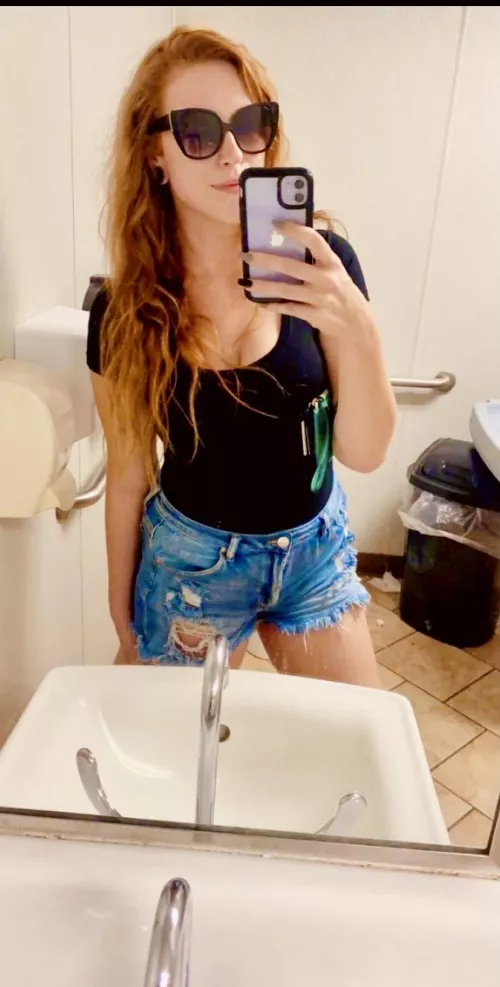 gas station chic 😛 loving life ✨ by istayyawayyyX