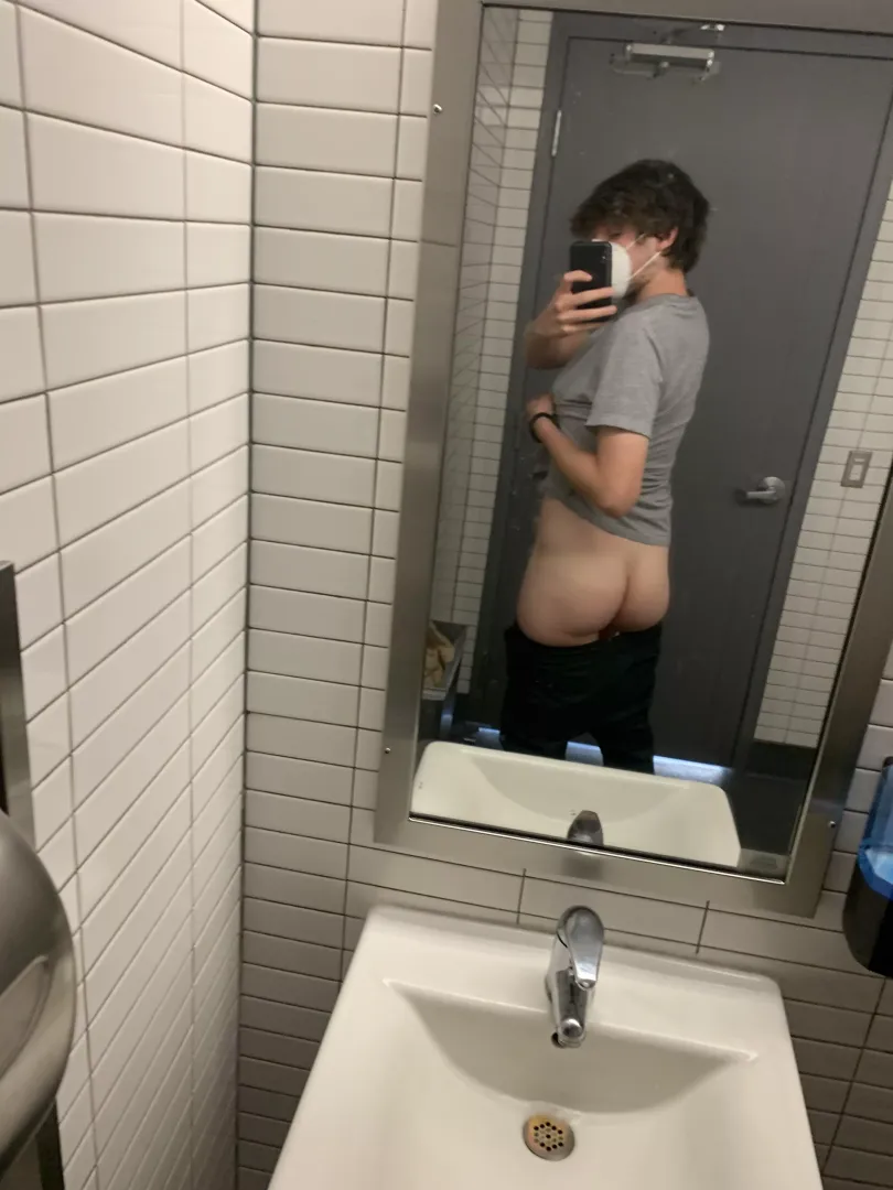 Gas station posted by wwddzzzz