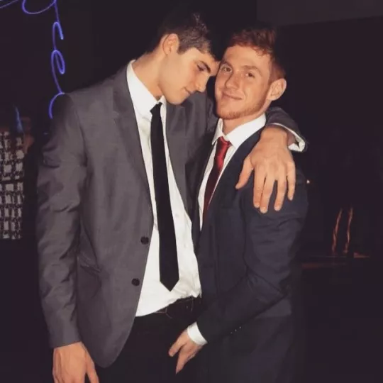 Gentle Rub posted by menareamazing