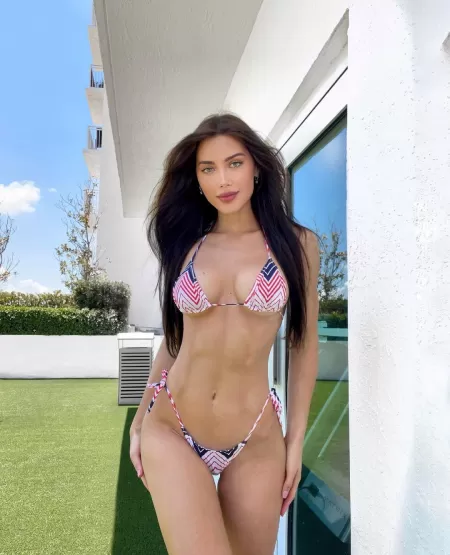 Georgina Mazzeo by Packu