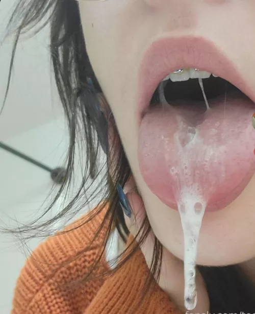 Get in line and cum in my 👄 by altacc177