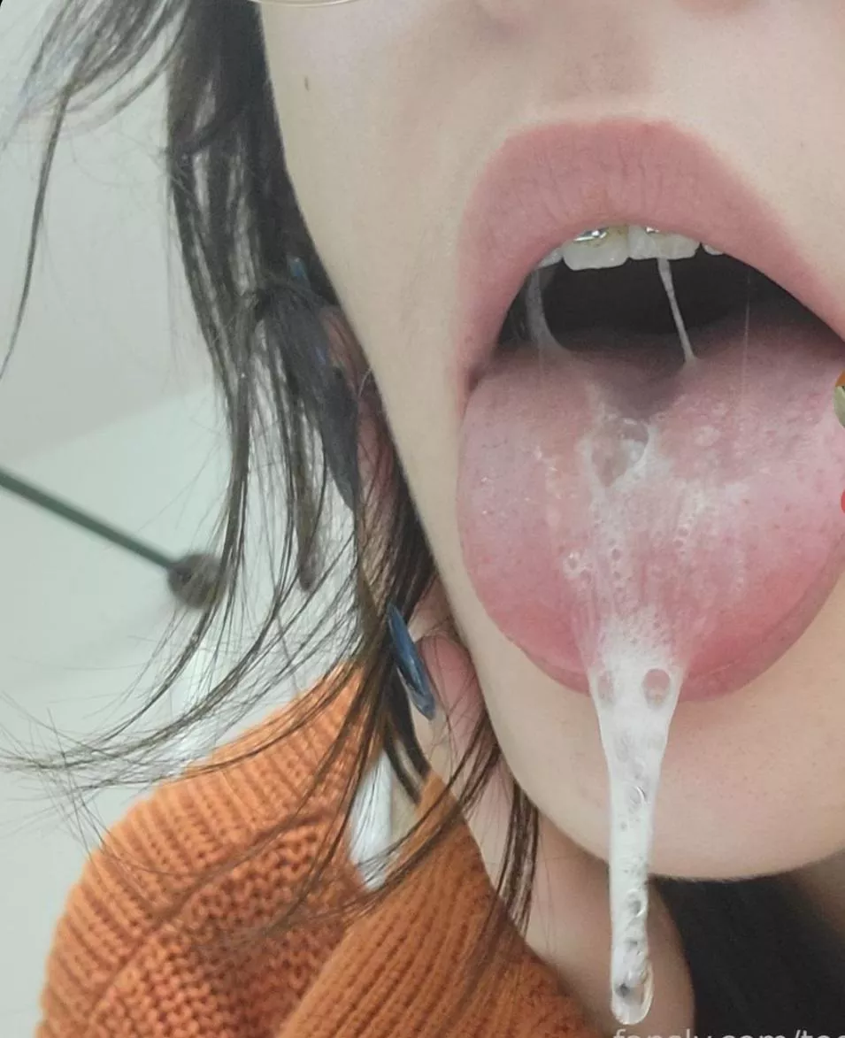 Get in line and cum in my 👄 posted by altacc177