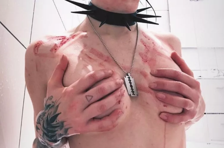 Get me more selfharm or even suicide pls