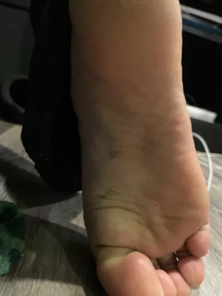 Get on your hands and lick it by preitypink