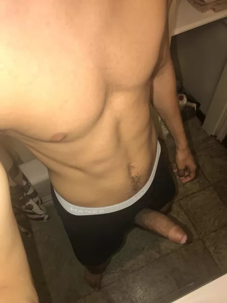 Get on your knees by MascTwinq