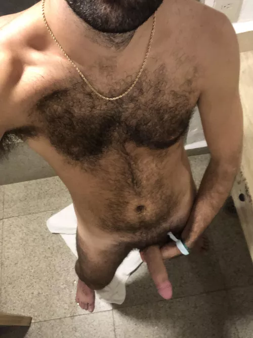 Get on your knees by Goopoofroo