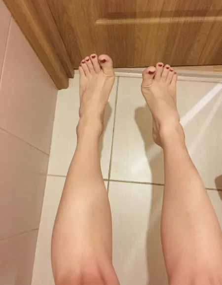 Get on your knees and start to lick my toes doggy😉 by KiraTransFetish